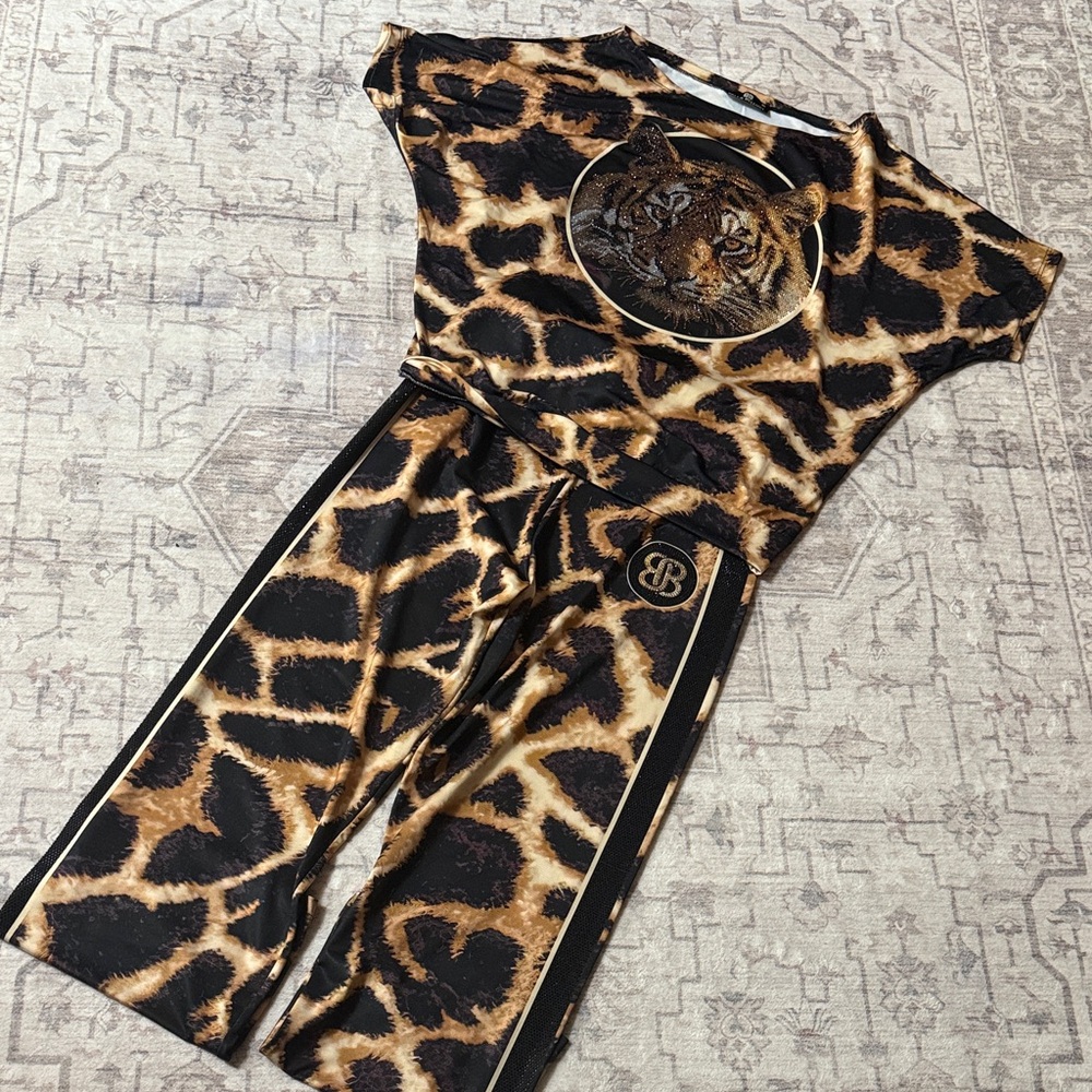 Stylish Animal Print set.